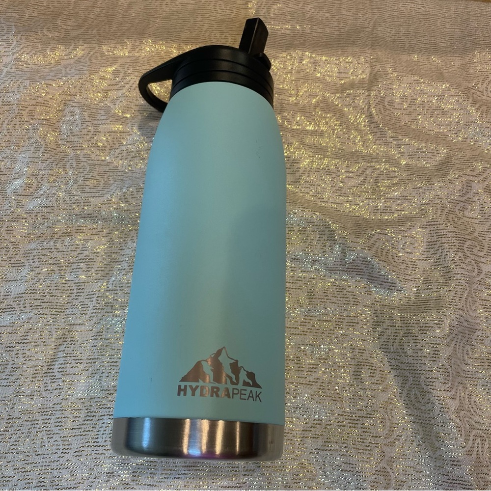 Free! HydraPeak 32oz straw lid water bottle